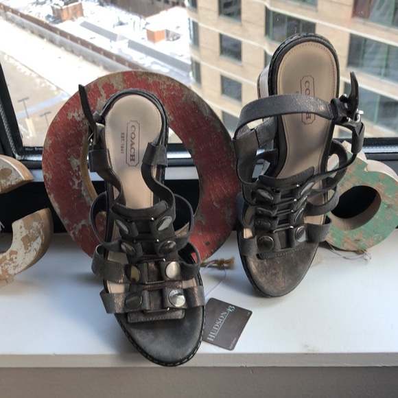 Coach  flash. - Picture 2 of 8